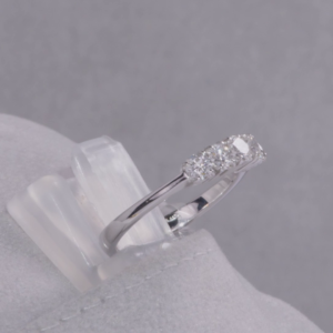 L-216 | Anello